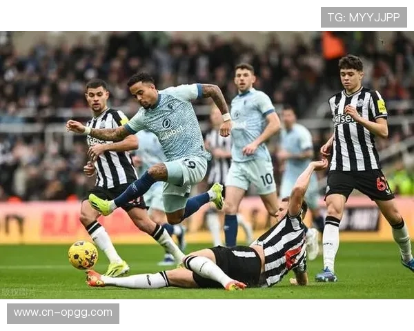 伊劳拉带领伯恩茅斯创八场不败纪录 高位逼抢迎战曼城