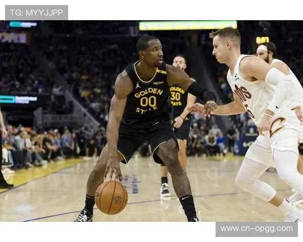 勇士三分命中率创新低，角色球员集体失准原因分析